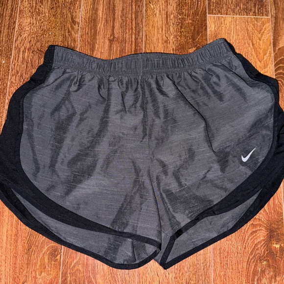 Nike Running Shorts Size Large - Picture 1 of 7